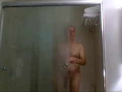 dad takes a bathroom in a motel