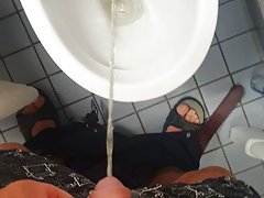 Master Ramon has to pee quickly, delicious champagne