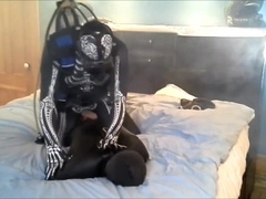 dawn of the dead scuba guy overpowers and gasses frogman