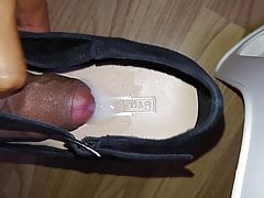 Black heels cummed