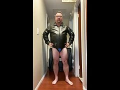Luvbennude in leather for a fan