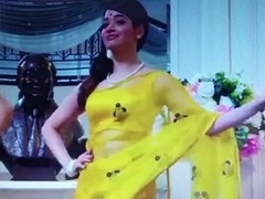 tamanna gives a deep cum tribute