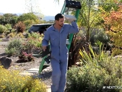 NextDoorBuddies Macho Handyman Found Fapping