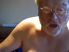 grandpa play on webcam