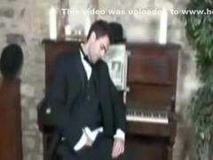 jerking off piano player
