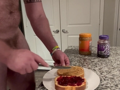 Dangled White Bodybuilder Makes a Jism Sandwich with Numerous Fountains
