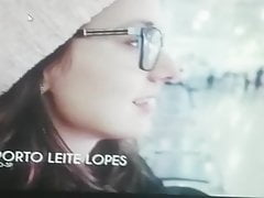 Batendo punheta para Manu digilio casada santinha