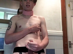 Ginger twink teen stuffs his tight arse to jerk off