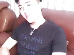 cute chinese twink JO on cam (no cum - 1'34'')