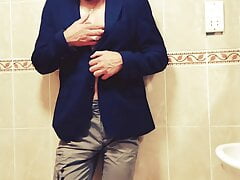 Dude pees his pants
