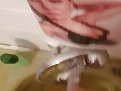 Tribut in the shower