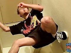 Thug straight amateur Billy da Kidd strokes his dick alone