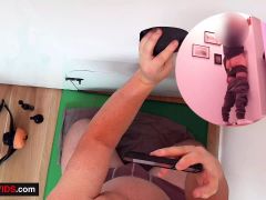 Pussy Toy at the Gloryhole - Hetero Enjoys the Mouth Fuck