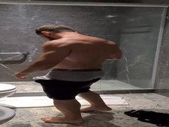 macroba straw in the motel