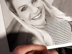 Cum tribute to Mary