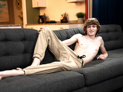 Twink fucks with his uncle and enjoys best facial