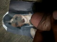 Shruti Hassan piss tribute