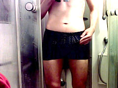 dude having joy in the shower =)