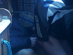 motard baise dans un camping car