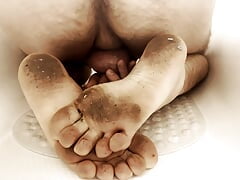 Cumming on my own dirty soles