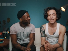 Bishop Black And Noir SO Showcases How To Paw Rod On Webcam