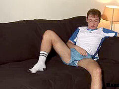 English lad jacking his meatpipe on the bed