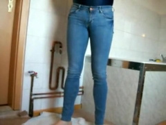ich piddle mir in die enge stretch jeans