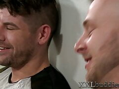 Hung stud licking hunks ass