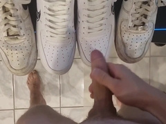 Gay Boy - Jerks Off On His Sneakers And