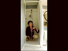moi la salope prend sa douche