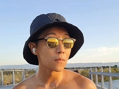 Beefy Chinese wank off in the wilderness (caught)