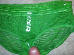 Quick cum in my cousins sexy green panties