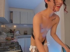 Sensual cooking with a steamy twist - sizzling Chef in action