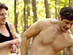 Muscle hunk bareback, sex neprotejat, taťkové