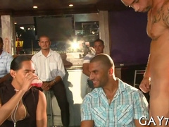 Young Guy Luvs To Deep-Throat Weenie