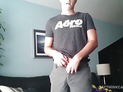 Amateur Twink Kyle Cums In His Hand