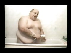 Frank in the bath