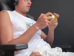 My Timid Mate Gives Me a Hj While I'm Frolicking Call of Duty - Andcristian