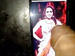 Amruta Khanvilkar loves cum