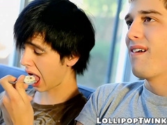 Young studs Aidan Rayne &Levon Meeks share a hot load in hardcore anal session