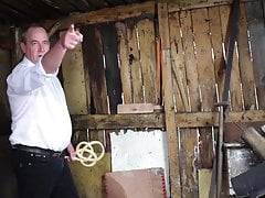 Leon Carpet Beater