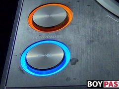 After some electro music this twink just loves to jerk off
