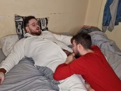 Young-man, round, smooching