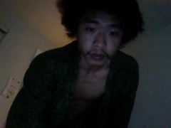 Muay Thai guy jerks off before a kickboxing match