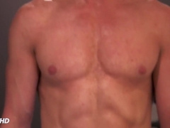 Fitness Coach Got A Blowjob During His Massage