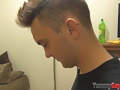 Kinky stud kissing feet
