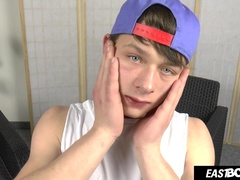 Adorable thin stud Elliot Holloman hand job