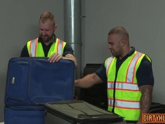 Muscle Bear Vibrator And Butthole Cumshot