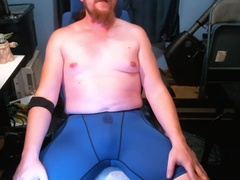 Wetting My Compression Shorts After Holding For 8 Hours!