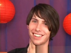 Kurt Gets Fingered and Blown